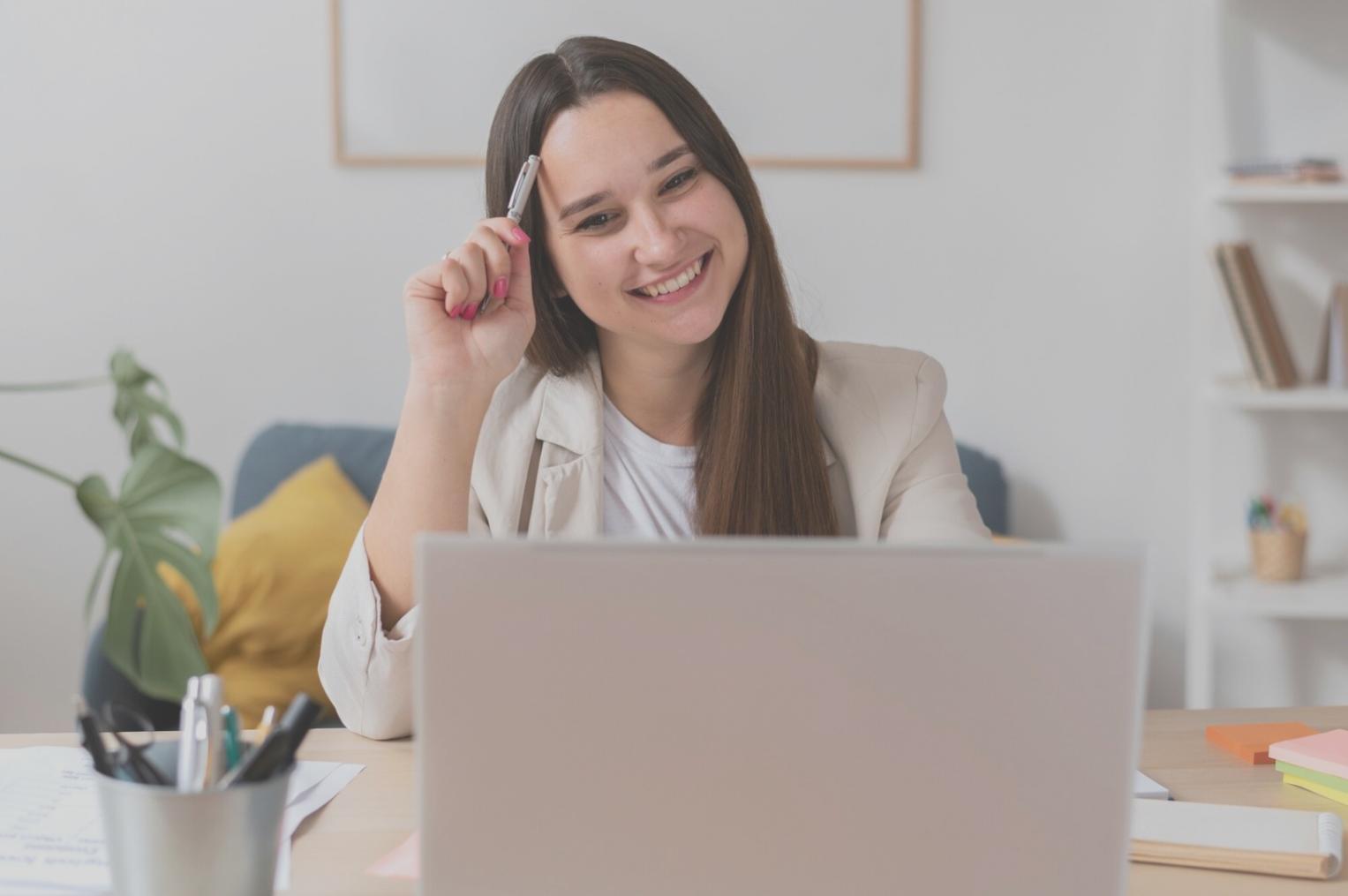 Réunion stratégique autour de documents financiers